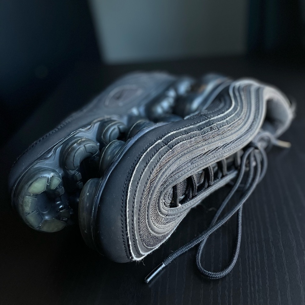 Black Nike Air Vapormax 97 GS Triple Black - Picture 2 of 5